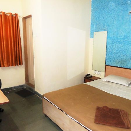 Ashtavinayak Residency Hotel ปูเน่ ภายนอก รูปภาพ