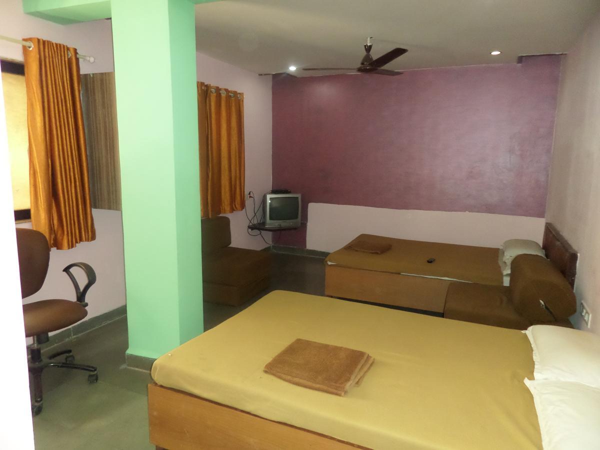 Ashtavinayak Residency Hotel ปูเน่ ภายนอก รูปภาพ